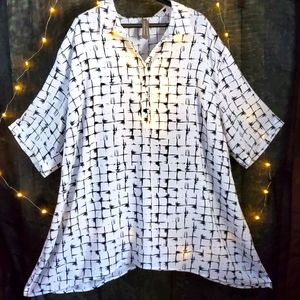 Penningtons White and Black Pop over blouse